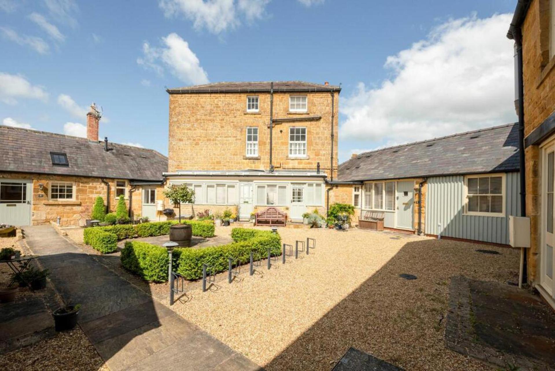 Immaculate 1-Bed Cottage In Moreton In Marsh エクステリア 写真